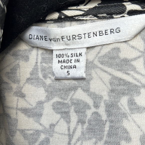 DIANE von FURSTENBERG Ila dress, 100% silk, size S - Picture 3 of 14